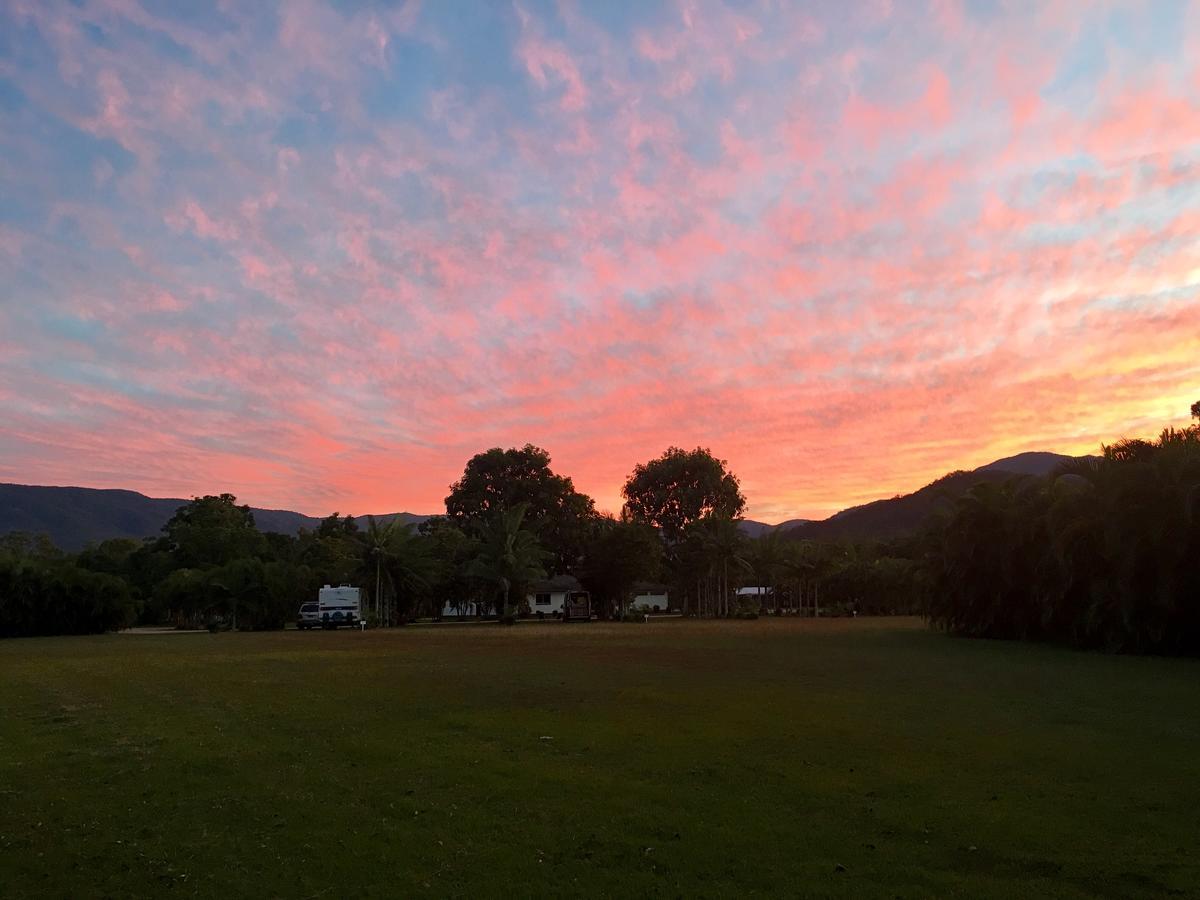 Crystal Creek Caravan Park Hotel Mutarnee ภายนอก รูปภาพ